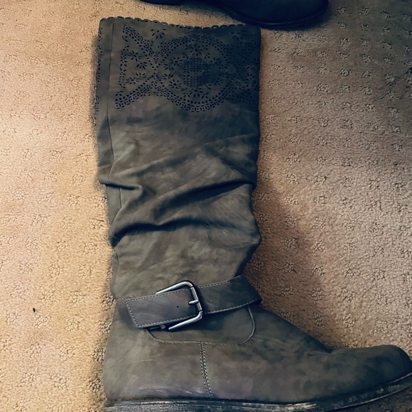 JustFab Marcelle knee high boots with lace-pattern detail - Picture 4 of 5